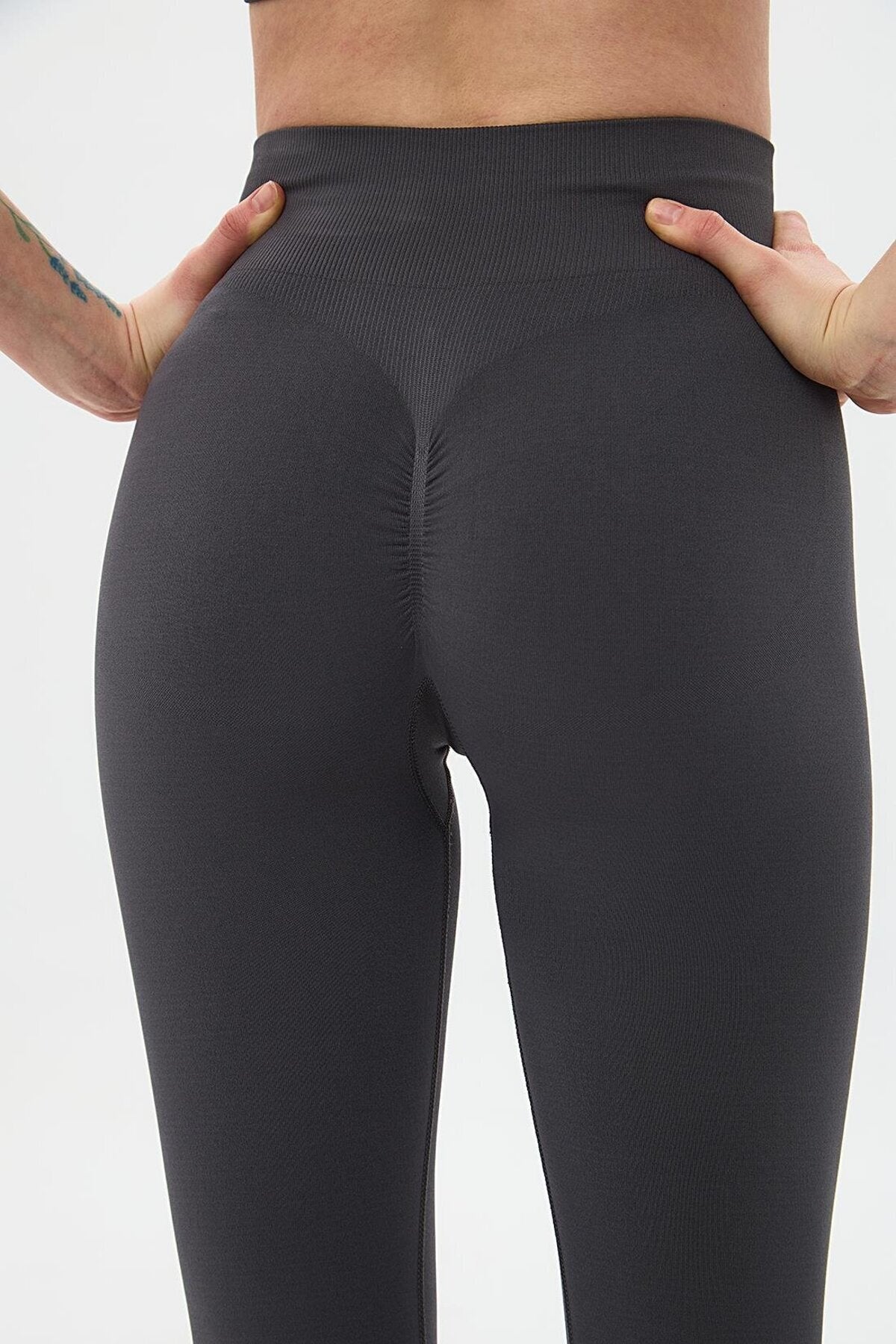 Momiji Push-Up Sculpting Leggings - Grey