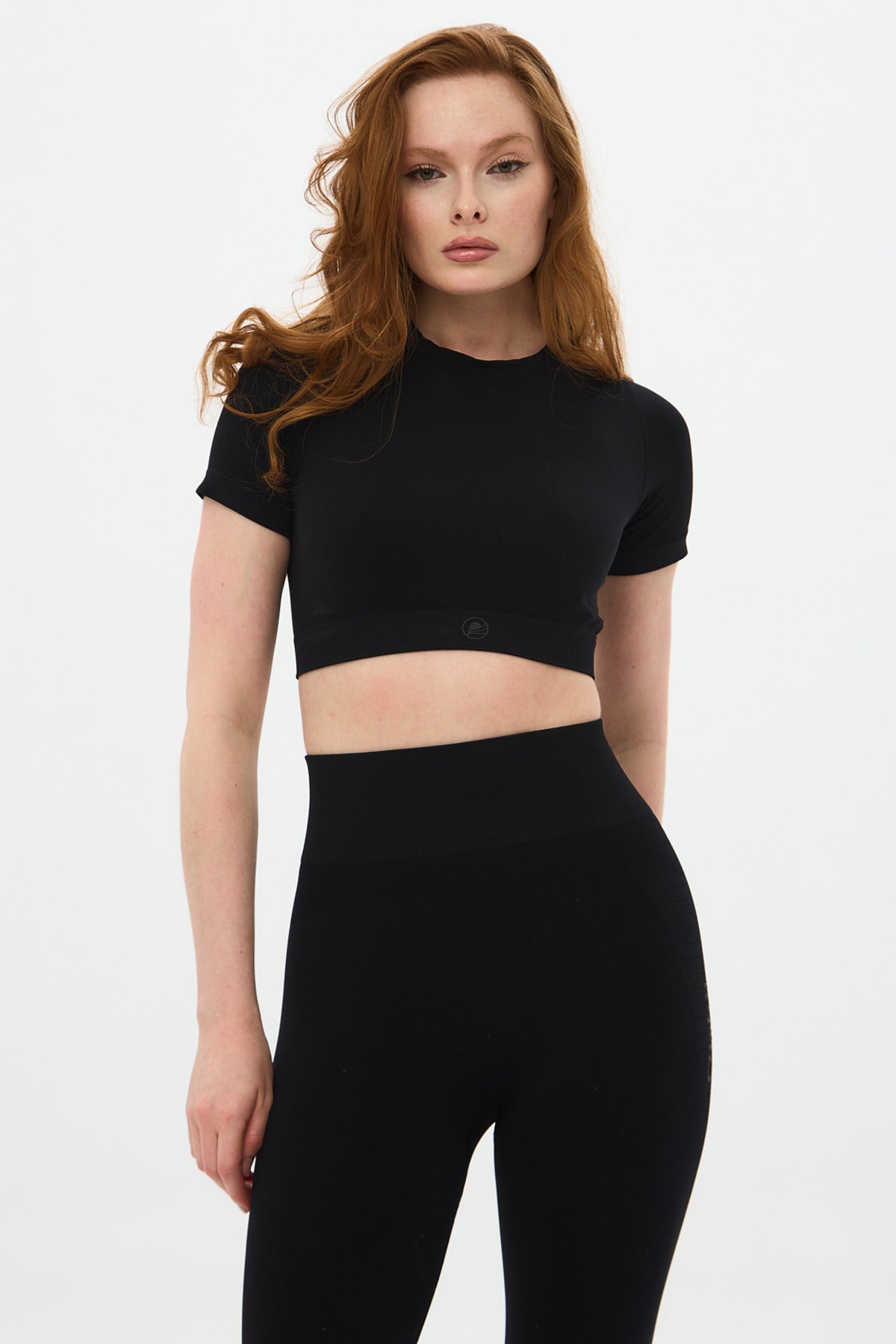 Kumo Short Crop Top - Black