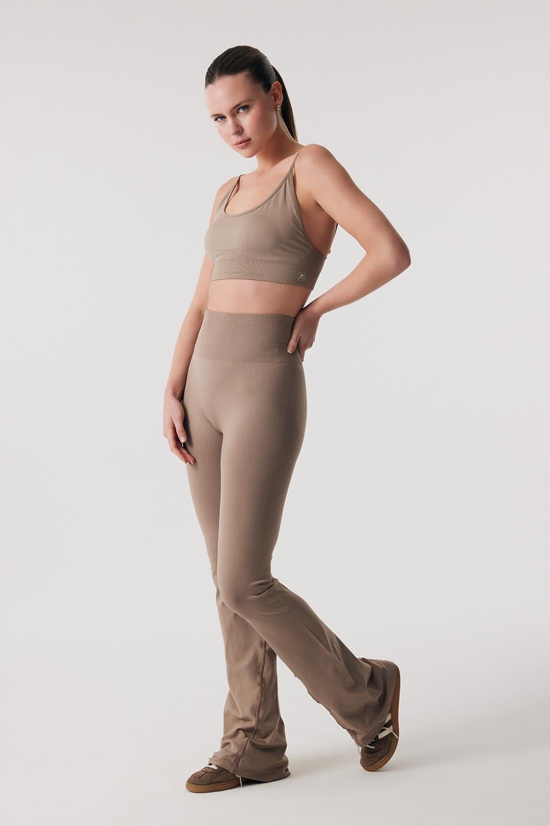 Oishii Rei Flow Flare Leggings Mocha