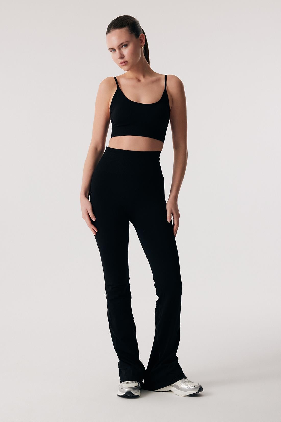 Oishii Rei Flow Flare Leggings Black
